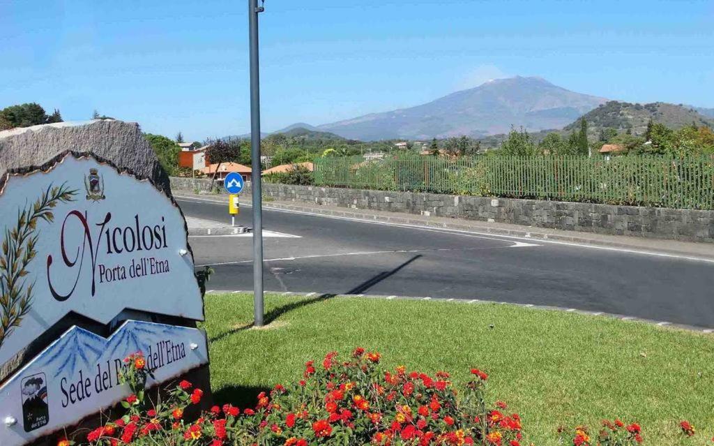 B & B Amici Dell'Etna Николози Экстерьер фото